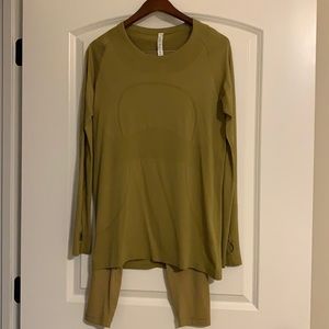 Lululemon 2 piece set . Long sleeve swiftly top and align leggings